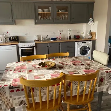 Holiday home 35 Atlantic View, Kilkee